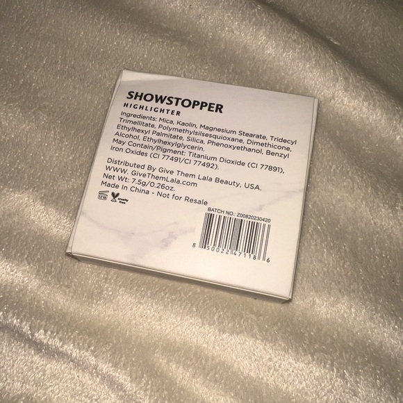 #Give Them Lala showstopper highlighter - Picture 2 of 2